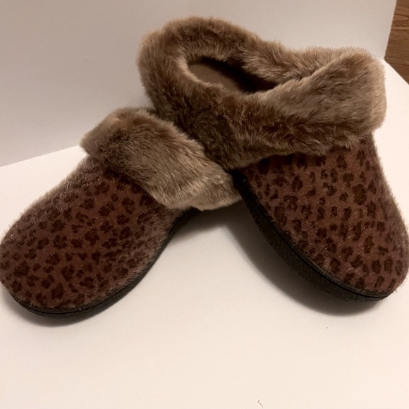 isotoner Shoes - Isotoner Ladies Slippers